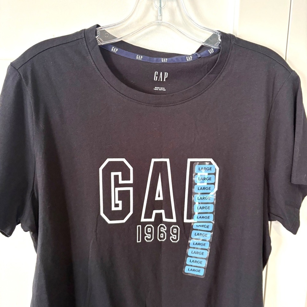 NWT Gap Women's Black Spell Out Logo Tee Shirt in Size L - Picture 3 of 11